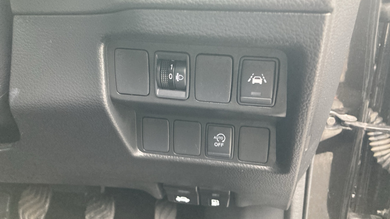 Nissan Qashqai 1.5 dCi 115 N-Connecta 5dr Diesel Hatchback